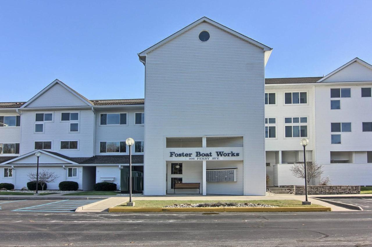 54 Foster Boat Works Charlevoix Exterior photo