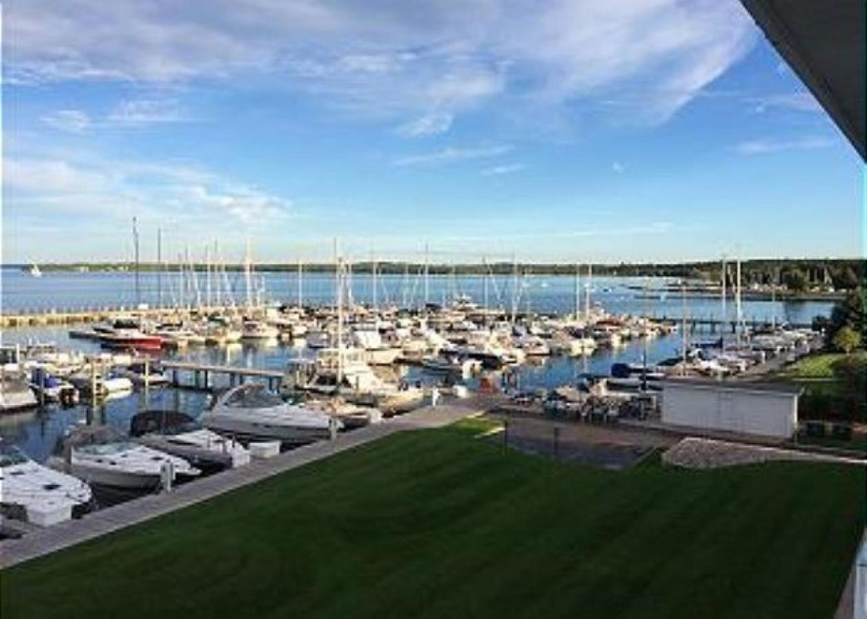 54 Foster Boat Works Charlevoix Exterior photo